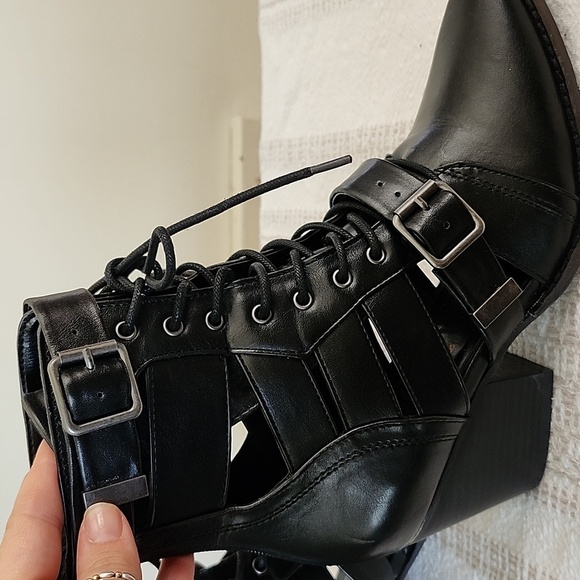 Coconuts by Matisse Getty Faux Leather Black Lace Up Strap Ankle Booties, 8M - Picture 8 of 12